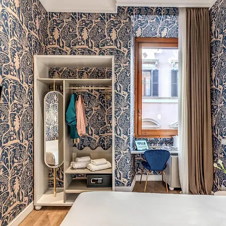 Townhouse Condotti 29