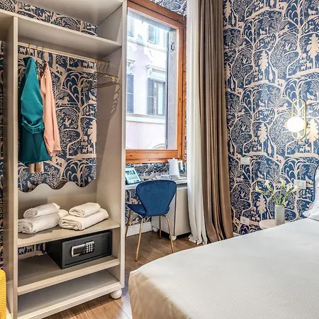 Townhouse Condotti 29