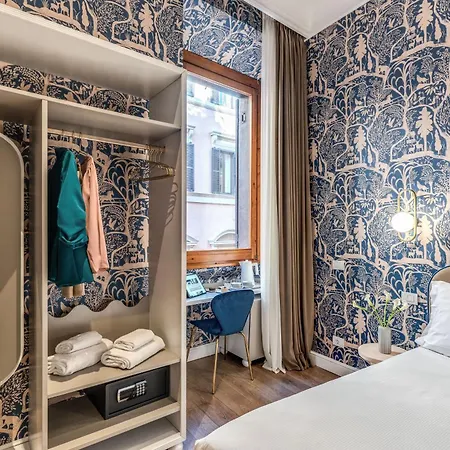 Townhouse Condotti 29 4*