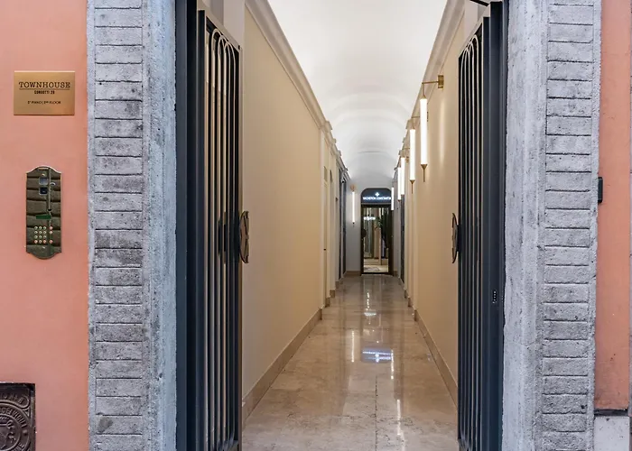 招待所 Townhouse Condotti 29 4*